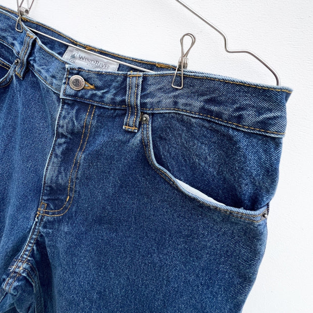 Close-up of Blue Denim and Front Pocket on WindRiver Outfitting Co. Mens 36X32 Blue Jeans, Straight-Leg. Secondhand Canada.