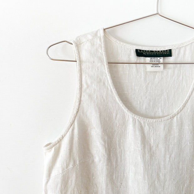 Close up of White Linen Sleeveless Top. Harvé Benard by Benard Holtzman, Women’s 10. Vintage Clothing in Canada.