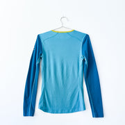 Icebreaker Merino Wool Bodyfit 200 Blue Long Sleeve Shirt, Women’s XSmall. Darker Blue Raglan Sleeve, Chartreuse Neckline.