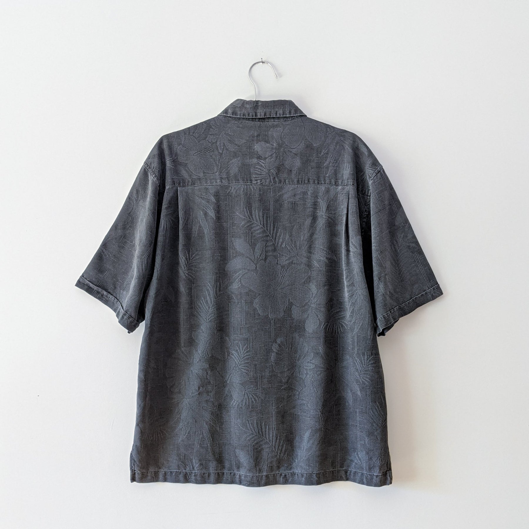 Charcoal Silk Short Sleeve Button-up Shirt | Jamaica Jaxx – Fold and Fray