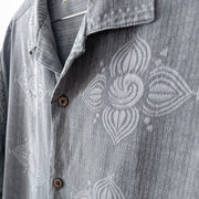 Island Republic Grey Silk Button-up Hawaiian Short Sleeve Shirt. Light Grey Floral Diamond Print, Dark Brown Buttons, Collar.