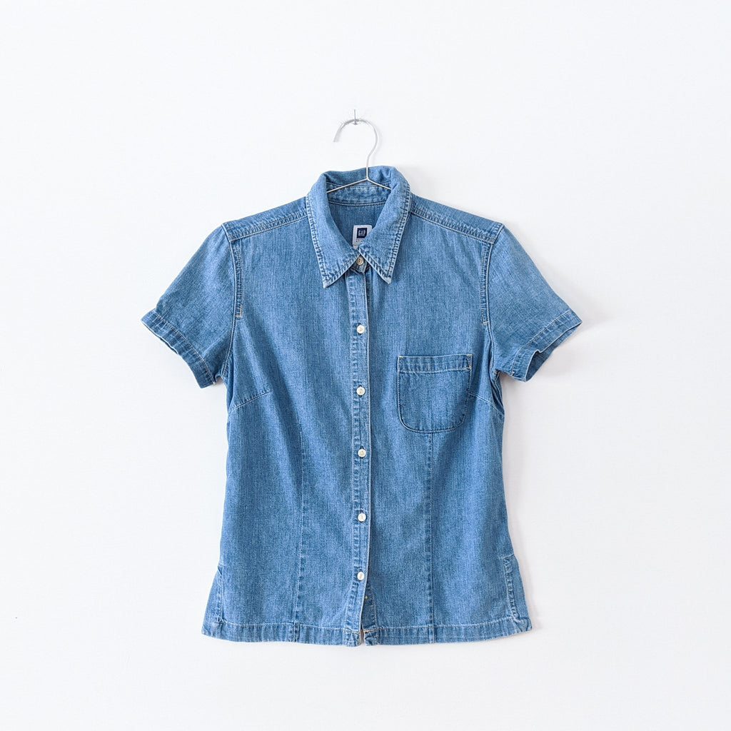 Vintage GAP Blue Denim Button up Short Sleeve Shirt Fold and Fray
