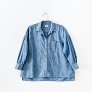 GAP Button-up Blue Denim Chambray Shirt. One Pocket, Puffed Sleeves. GAP Oversize Cocoon in Medium Indigo 21, Women’s XS.