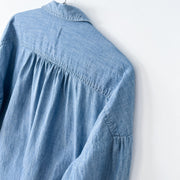 GAP Button-up Light Blue Denim Chambray Shirt. GAP Oversize Cocoon in Medium Indigo 21, Women’s XS. Close-up Chambray Fabric.