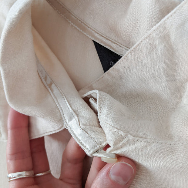 Vintage Mantles Petite Linen Button-up Long Sleeve Shirt, Pale Yellow/Cream. Hidden Button Under the Collar and Satin Facing.