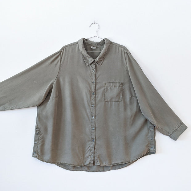 Faded Olive Green Lyocell Long Sleeve Button-up Shirt. One Pocket. d/C Jeans, Size 4X Women’s. Laid Flat to Show Width.