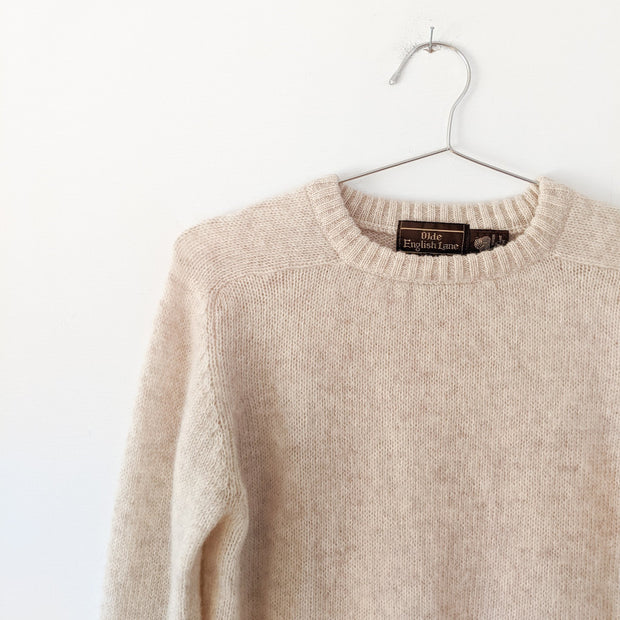 Olde English Lane Vintage Wool Sweater. Vetrical Ribbed Crewneck, Saddle Shoulder. Light Beige/Cream/Ecru.