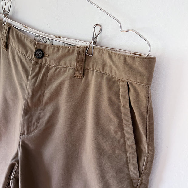 Easy Clothing Suppliers Cotton Brown/Tan Chino Short, Men’s 36. Cotton Twill Fabric, Side Pockets. Mens Used Clothing Canada.