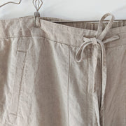 Liz Claiborne Lizsport Petite Oatmeal/Beige Linen Straight Leg Pant.  close up of pocket and tied drawstring.