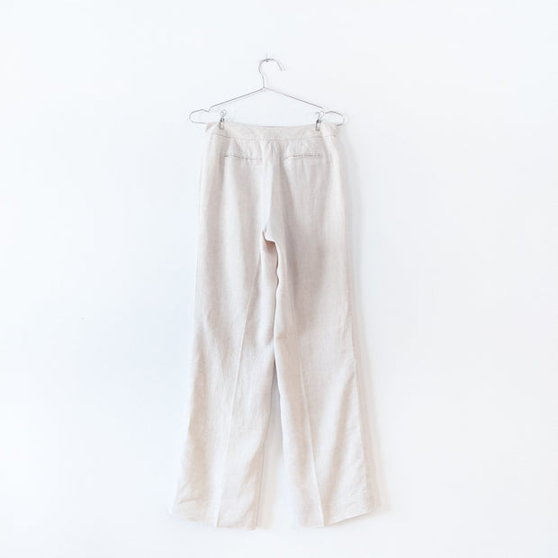 Brooks Brothers Caroline Fit Linen Pant, Pale Beige/Cream. Straight Leg, Women’s 4. Back View, Welt Pockets. Fold and Fray.