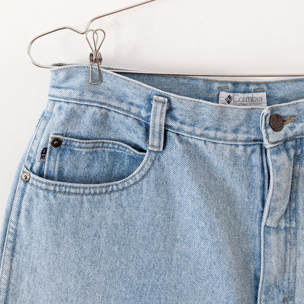 Pale Light Blue Vintage 90's Columbia Sportswear High Waisted Jean, Size 14. Close up of Front Pocket with Rivets.