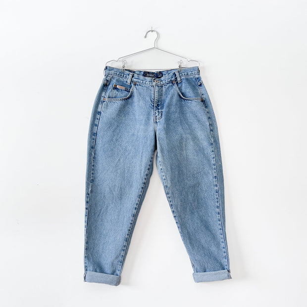Light Blue Denim High-rise Vintage Bluenotes Jeanswear, Women’s Relaxed Marilyn Jean. Mom Jean, Cuffed Hem, Canada.