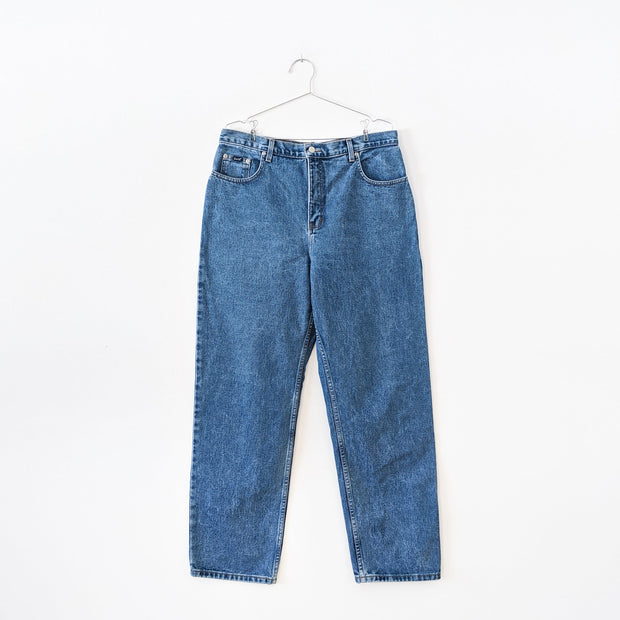 Vintage B.U.M. Equipment Blue Jeans. Solid Light-Medium Blue Wash, Tapered Leg. Women’s 18. Vintage Jeans Ontario, Canada.