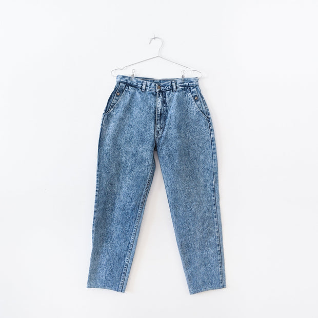 Vintage High-Waisted Hoko Jeans, Acid Wash Blue Denim, Women’s 32, High-Rise Mom Jean. Fold and Fray in Canada.