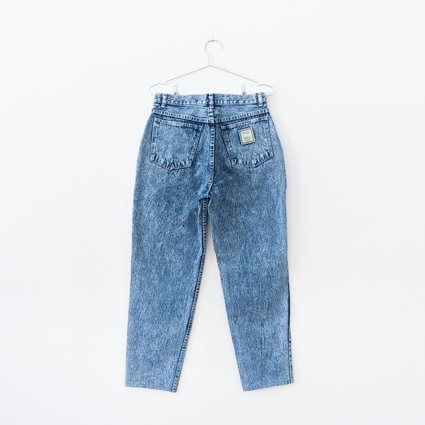 Back of Vintage High-Waisted Hoko Jeans, Acid Wash Blue Denim, Women’s 32, High-Rise Mom Jean. Two Back Pockets.
