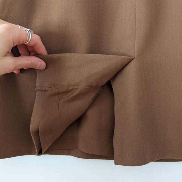 Close-up of Back Slit and Interior Lining on Vintage Braemar Petites Brown Wool Skirt, Women’s 2. Made in Canada.