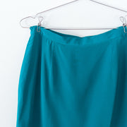 Vintage Teal Silk Skirt, YL by Yair Petites Women’s 6, Close-up of Highwaisted Silk Skirt, Narrow Waistband, Front Darts.