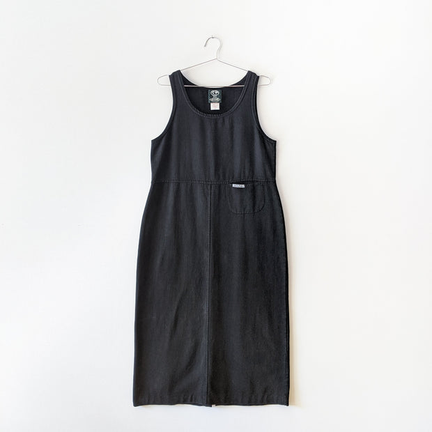 Cotton maxi shift dress in black, sleeeless, with one small pocket below the waist.