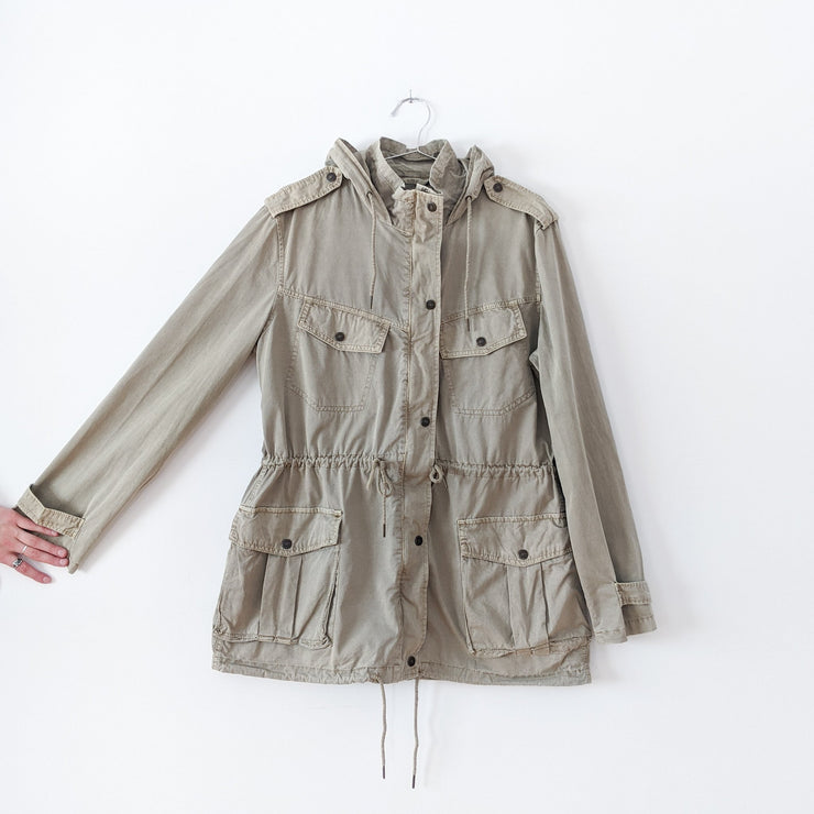 Cotton Hooded Beige Utility Jacket. Cargo Military Style. Pockets, Snaps, Drawstring Waist. Bluenotes, Large. Sleeve Width.