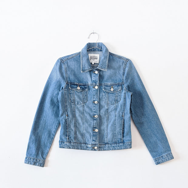 Light Blue Distressed Denim Jacket. Zara Authentic Denim by TRF Jean Jacket, Medium. Buttoned, Collar, Pockets. Canada.