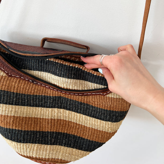 Opening the Zipper on Embossed Leather Top on Vintage Woven/Jute Black and Brown Striped Shoulder Bag/Purse. Canada.